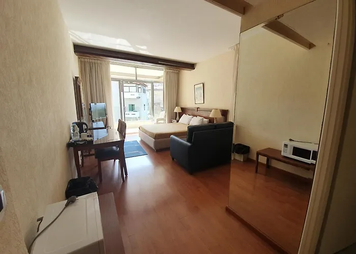 Holiday Home Suites