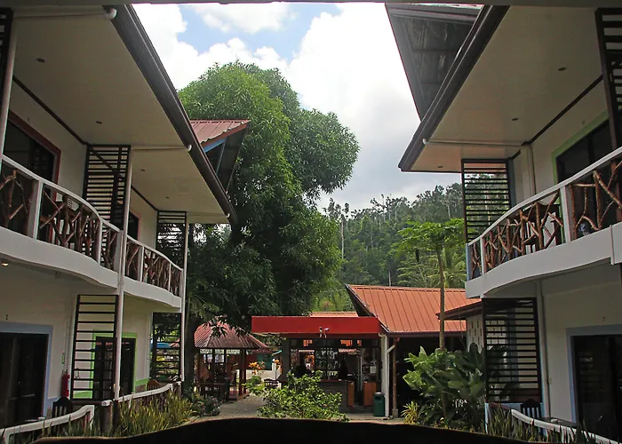 Hotel Oasis Port Barton