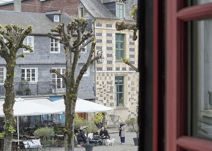 L'Absinthe Hotel