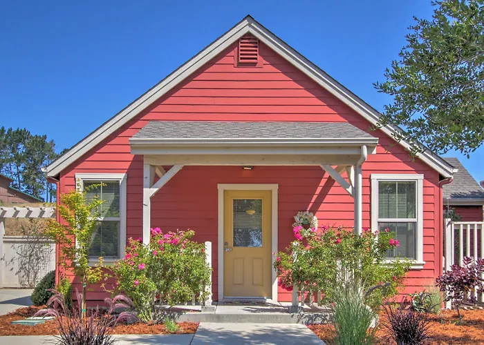 Serene Bungalow-Style Home In Point Reyes Station!