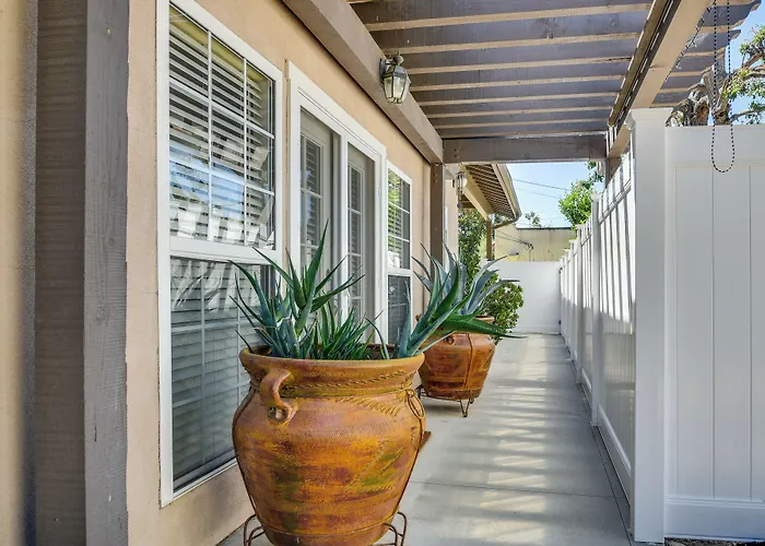 Luxe Pasadena Casita W/ Fireplace & Grill