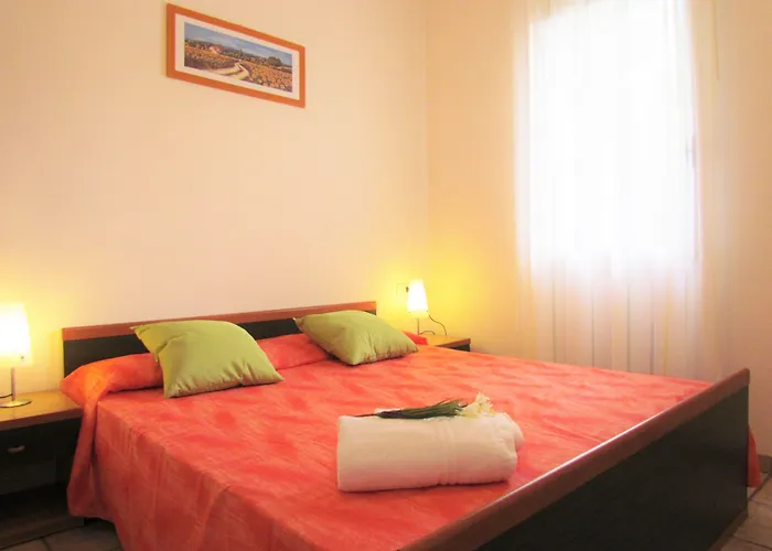 Comfortable Villa With Fenced Garden
