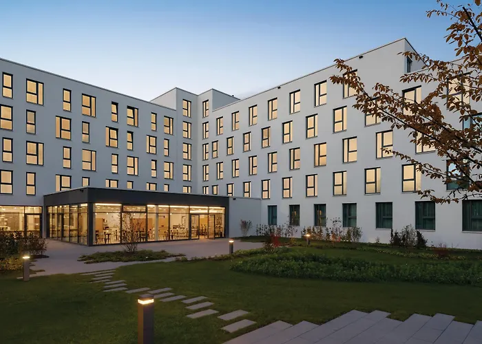 Super 8 By Wyndham Augsburg
