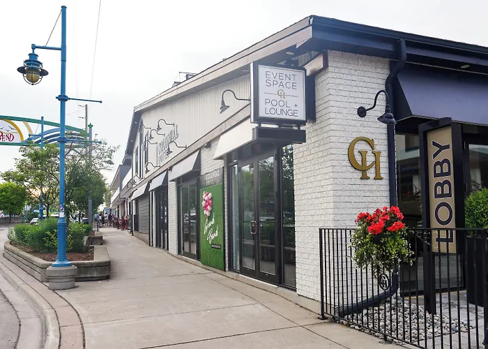 Colonial Hotel & Suites