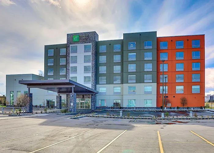 Holiday Inn Express & Suites - Calgary Airport Trail Ne By Ihg