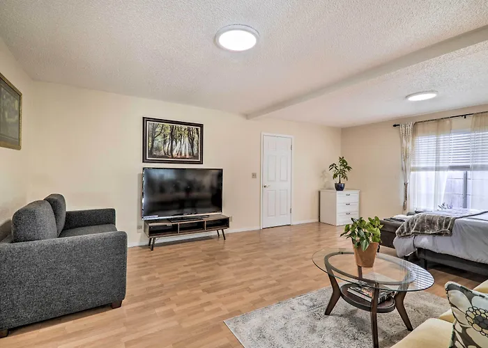 Peaceful Oakland Oasis W/ Private Yard!