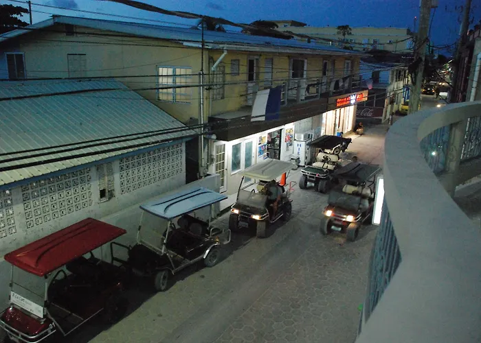 Hotel Coastalbay 2 & Golf Cart Rental