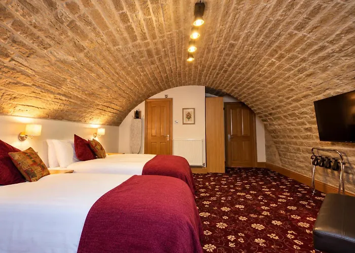 Edgerton Hotel - Ample Free Parking - 24 Hour Reception