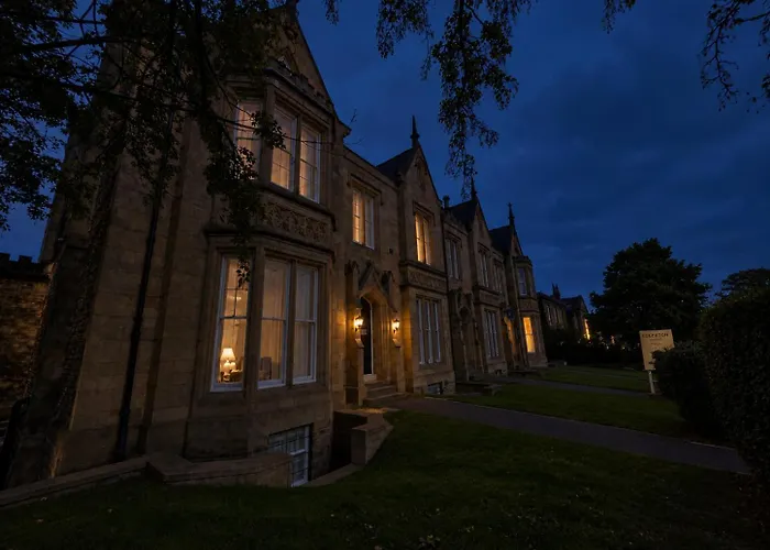 Edgerton Hotel - Ample Free Parking - 24 Hour Reception