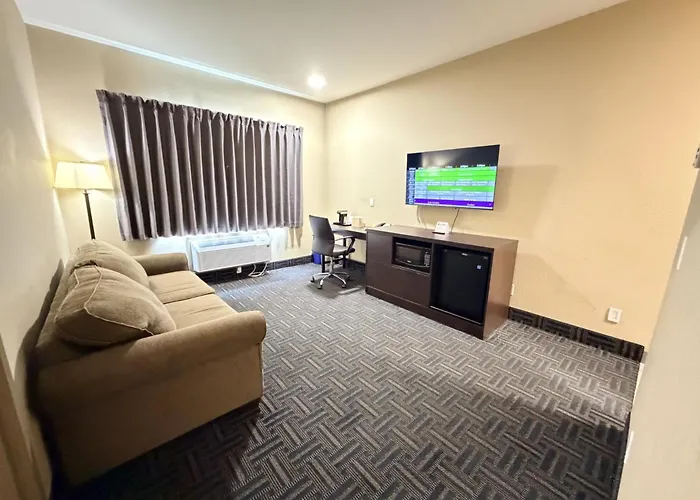 Super 8 By Wyndham Edmonton/West