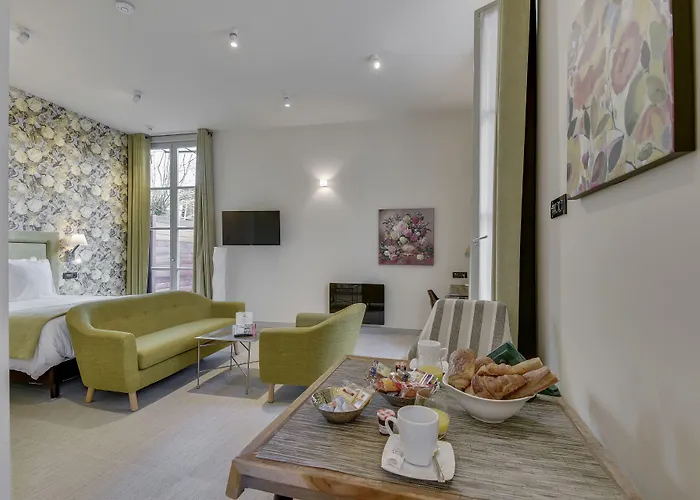 Villa Erizio Aparthotel - A Bucolic And Urban Break