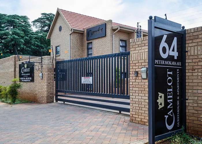 Camelot Guest House & Apartments