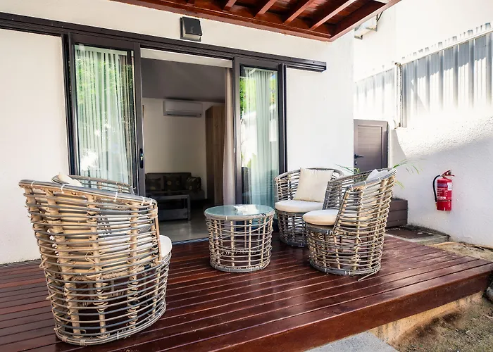 Toparadis Guest House