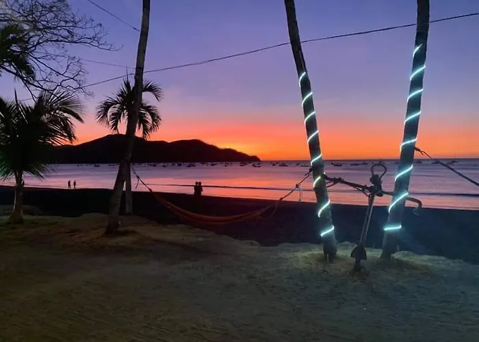 Cafe De Playa Beach Front Hotel