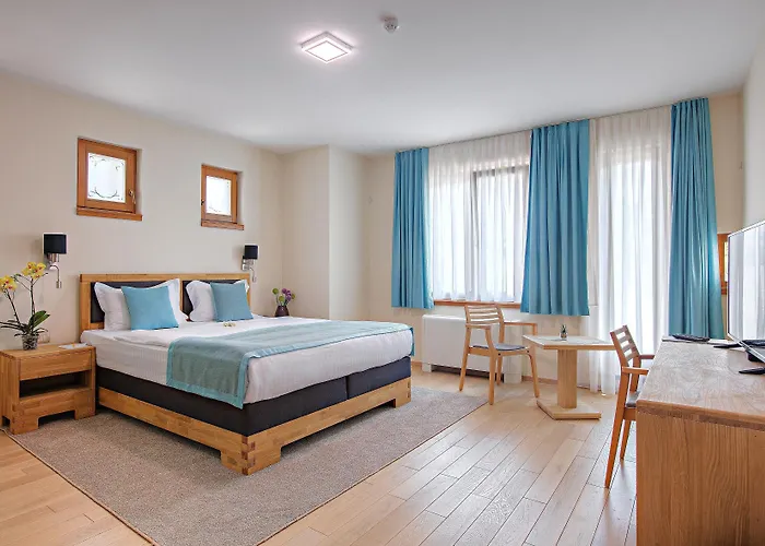Hotel Aziza