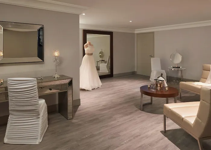 Courtyard By Marriott Oshawa