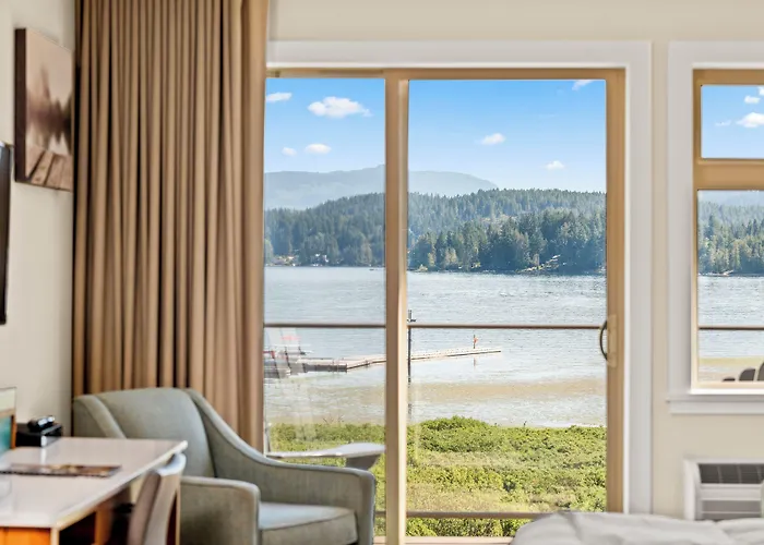 Sproat Lake Landing Resort