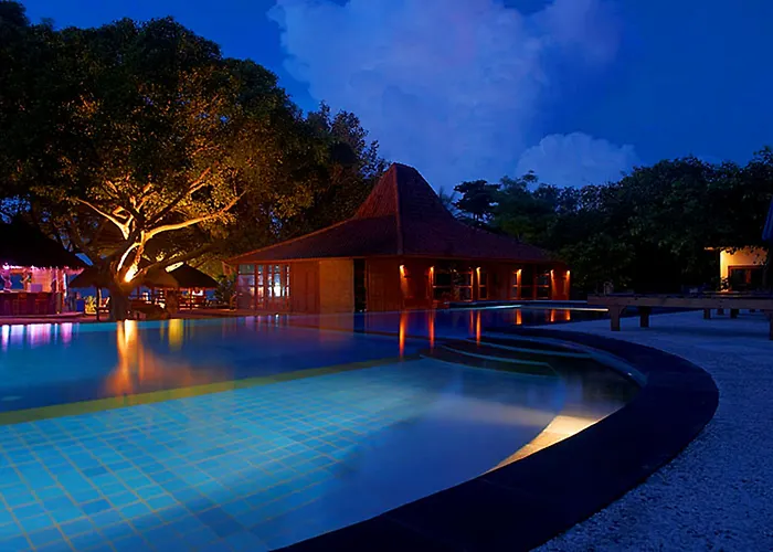 Oceans 5 Dive Resort
