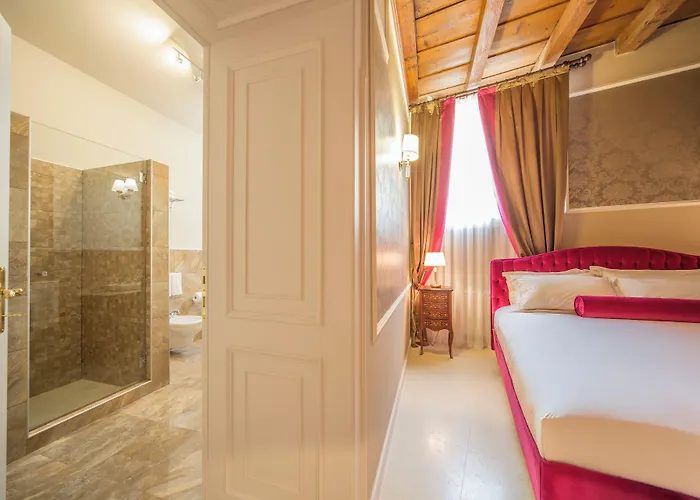 Lady Capulet Apartments