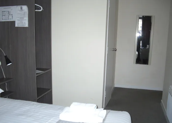The Breadalbane Arms Room Only Hotel