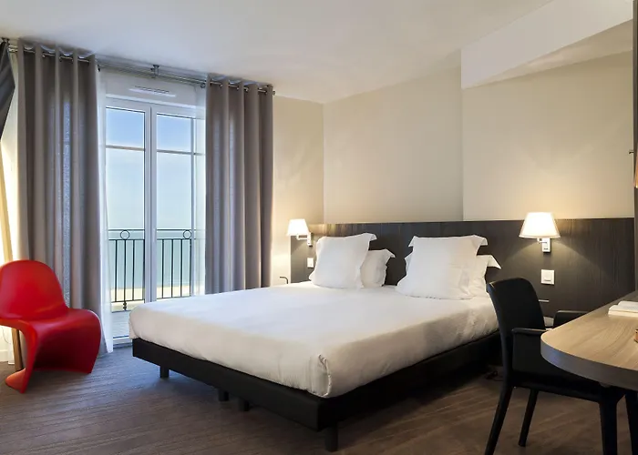 Les Flots - Hotel Et Restaurant Face A L'Ocean - Chatelaillon-Plage