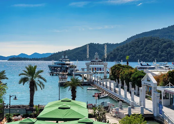 Dedeminn Marina Hotel