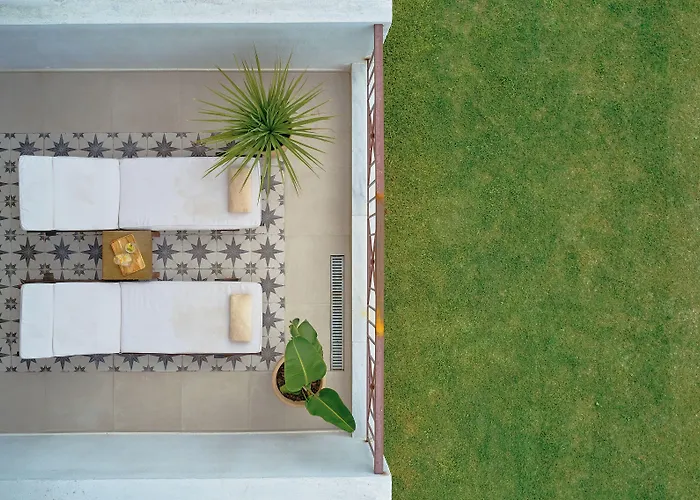 Maison Hotel