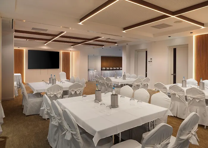 Pefkos City Hotel