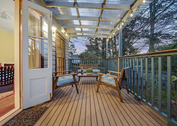 Whispering Pines Chalet & Cottages