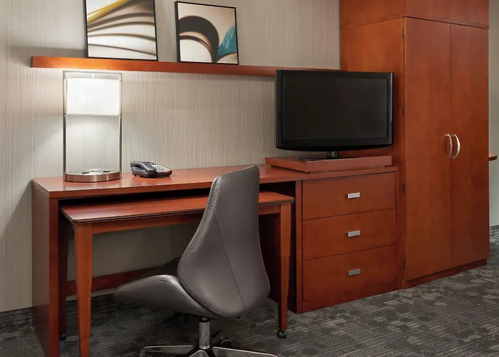 Courtyard By Marriott Kingston Highway 401