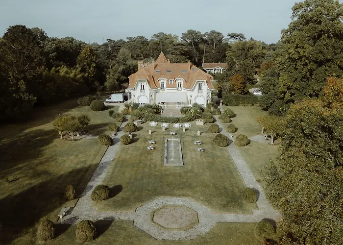 Chateau Du Clair De Lune - Boutique Luxury Hotel