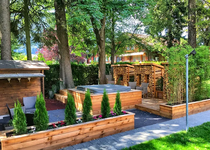 Alpenrose Hotel And Gardens