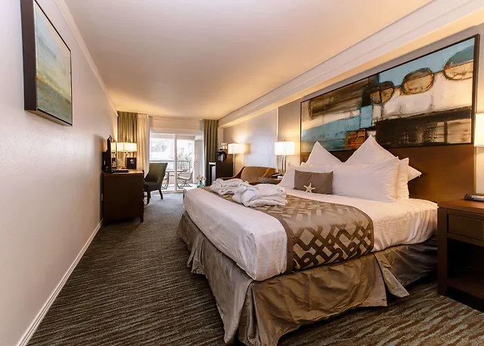Tamarack Beach Hotel