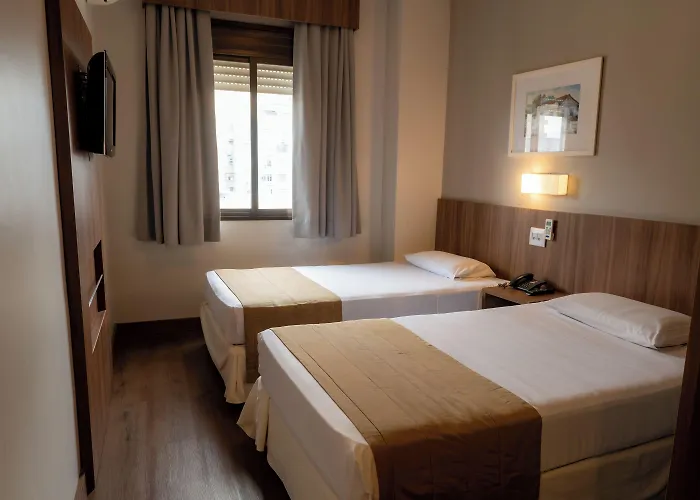 Hotel Continental Business - 200 Metros Do Complexo Hospitalar Santa Casa
