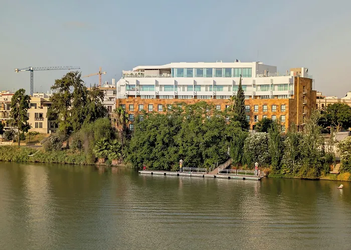 Ribera De Triana Hotel