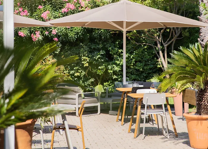 Brit Hotel Confort Nimes Ouest - A9 Sortie 25