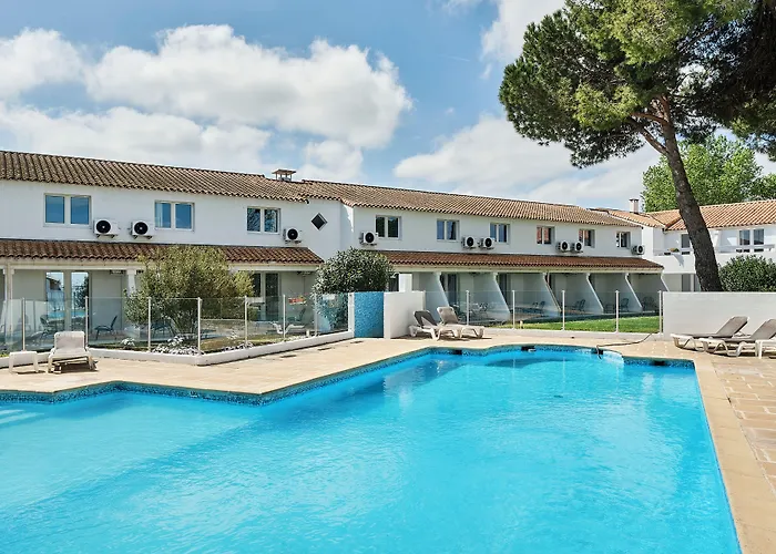 Artemia Aigues-Mortes - Hotel Avec Piscine - Bornes Electriques - Parking Prive - Local Velo-Moto