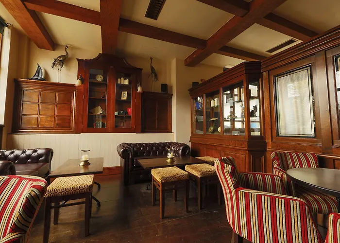 Riverside Hotel