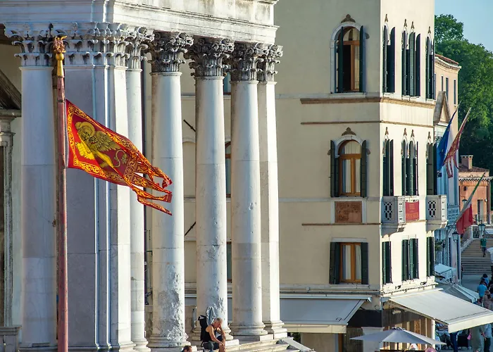 Hotel Antiche Figure