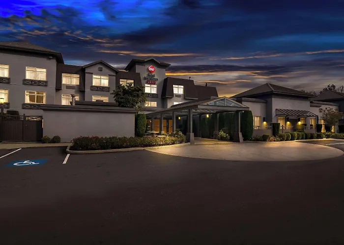 Best Western Plus Pitt Meadows Inn & Suites