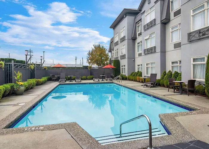 Best Western Plus Pitt Meadows Inn & Suites