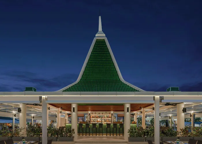 Le Meridien Phuket Beach Resort