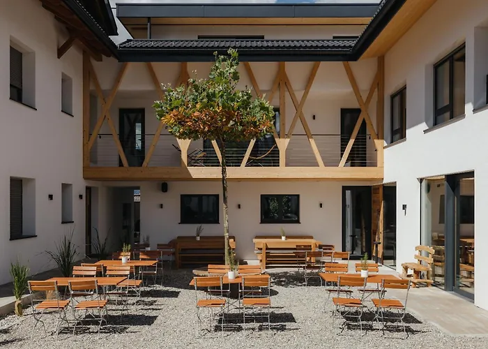 Plattnerhof Viums - Quiet Family Farm Apartments Near Brixen