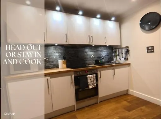 Ultra-Luxury City Centre 2 Bed Apartment, With Free Parking