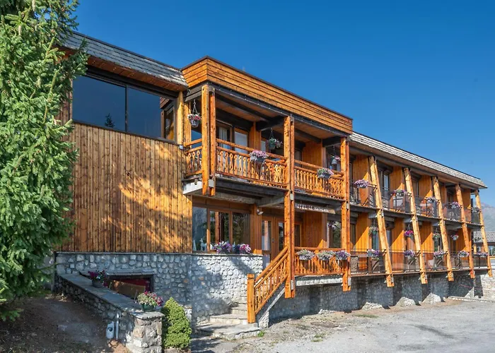 Hotels Les Catrems & Le Montagnou