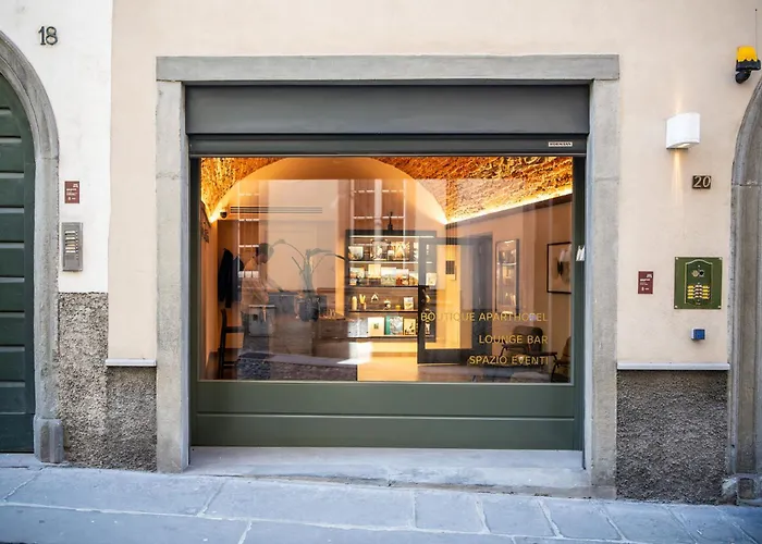 Rego Apartments San Tomaso - Boutique Aparthotel With Some Off-Site Apartments In A Charming Historic District Close To Upper Town