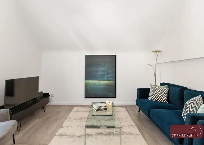 Richmond - 2 Bedroom Duplex Flat - With Parking