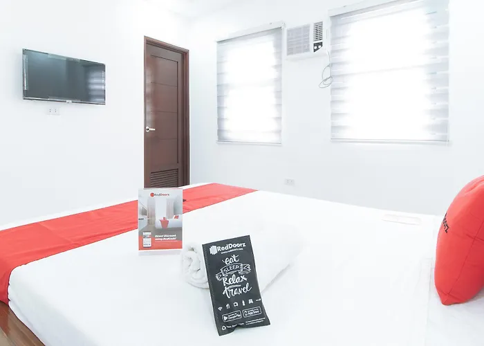 Reddoorz Plus At Dbuilders Poblacion Bgc