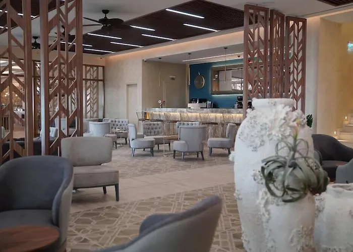 Almyros Beach Resort & Spa