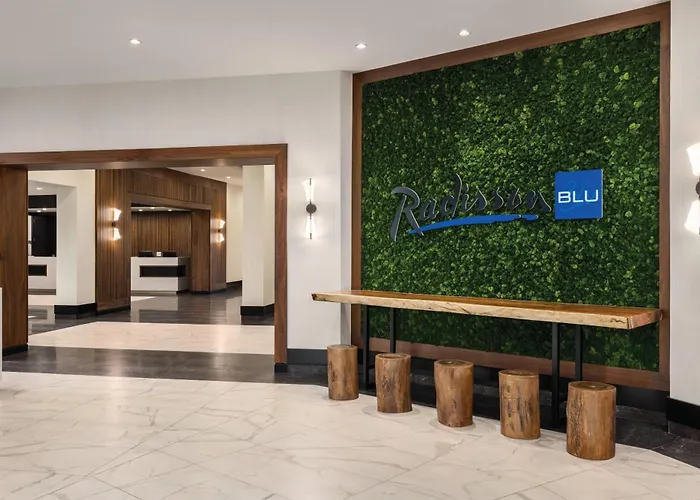 Radisson Blu Vancouver Airport Hotel & Marina